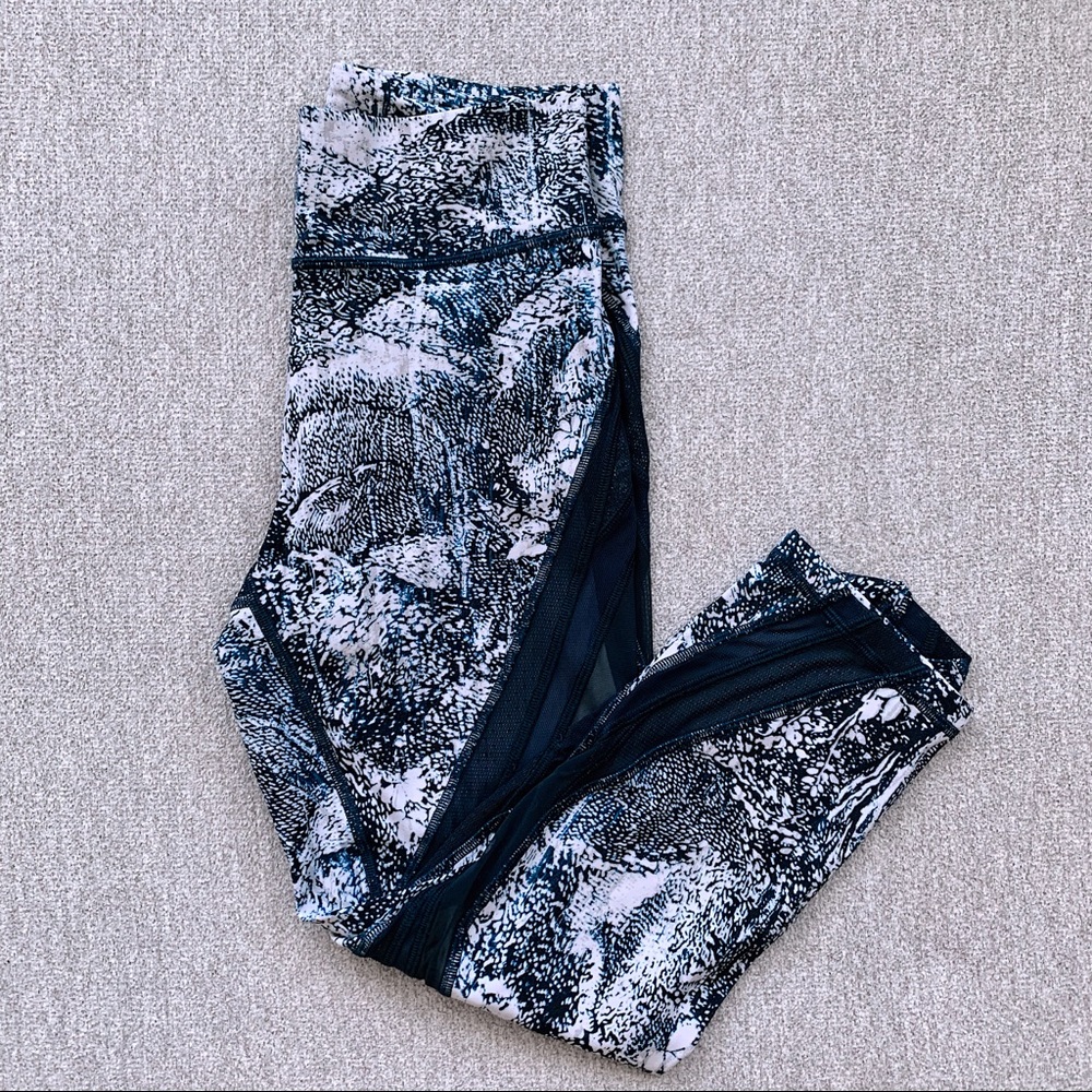 Lululemon leggings with mesh cut outs size 6